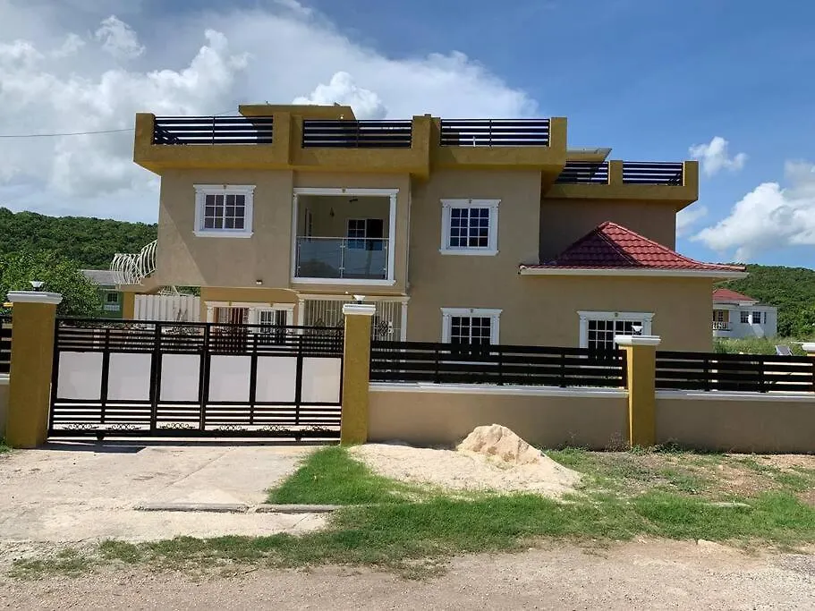 Cozy 2 Bedroom Apartment Montego Bay